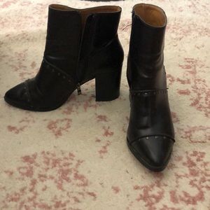 Black ankle bootie w/studs